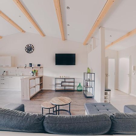 Grosse Ferienwohnung Mit Balkon Und Perfekter Lage Eggenthal Exterior foto