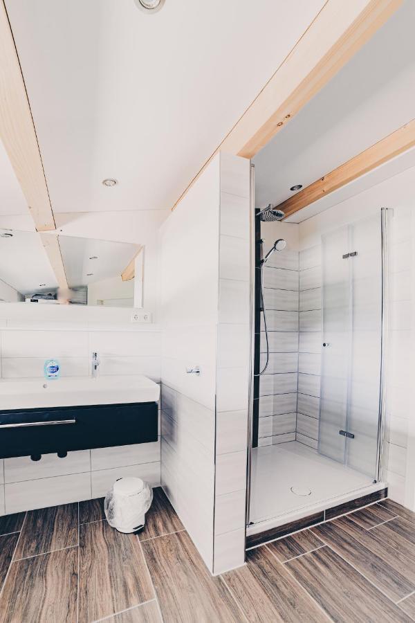 Grosse Ferienwohnung Mit Balkon Und Perfekter Lage Eggenthal Exterior foto