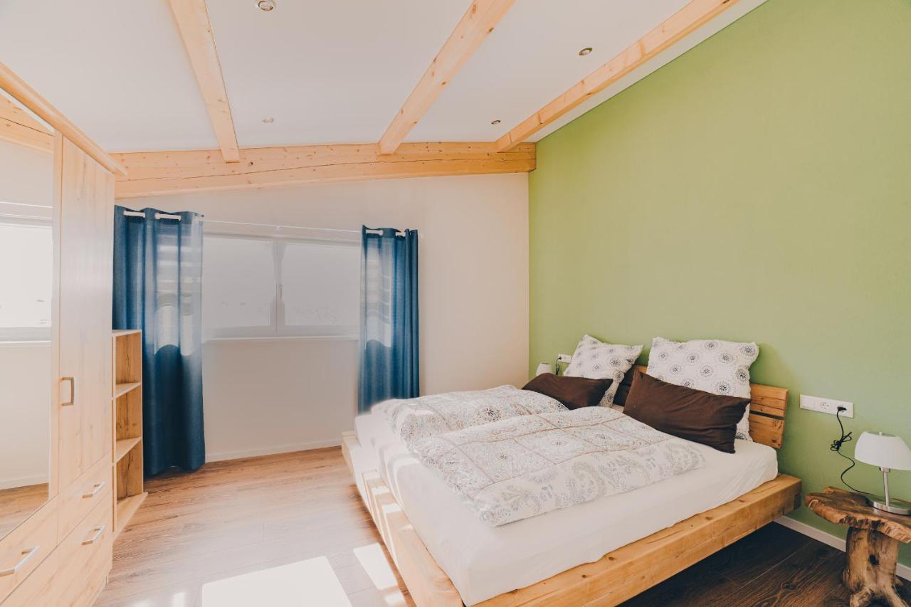 Grosse Ferienwohnung Mit Balkon Und Perfekter Lage Eggenthal Exterior foto