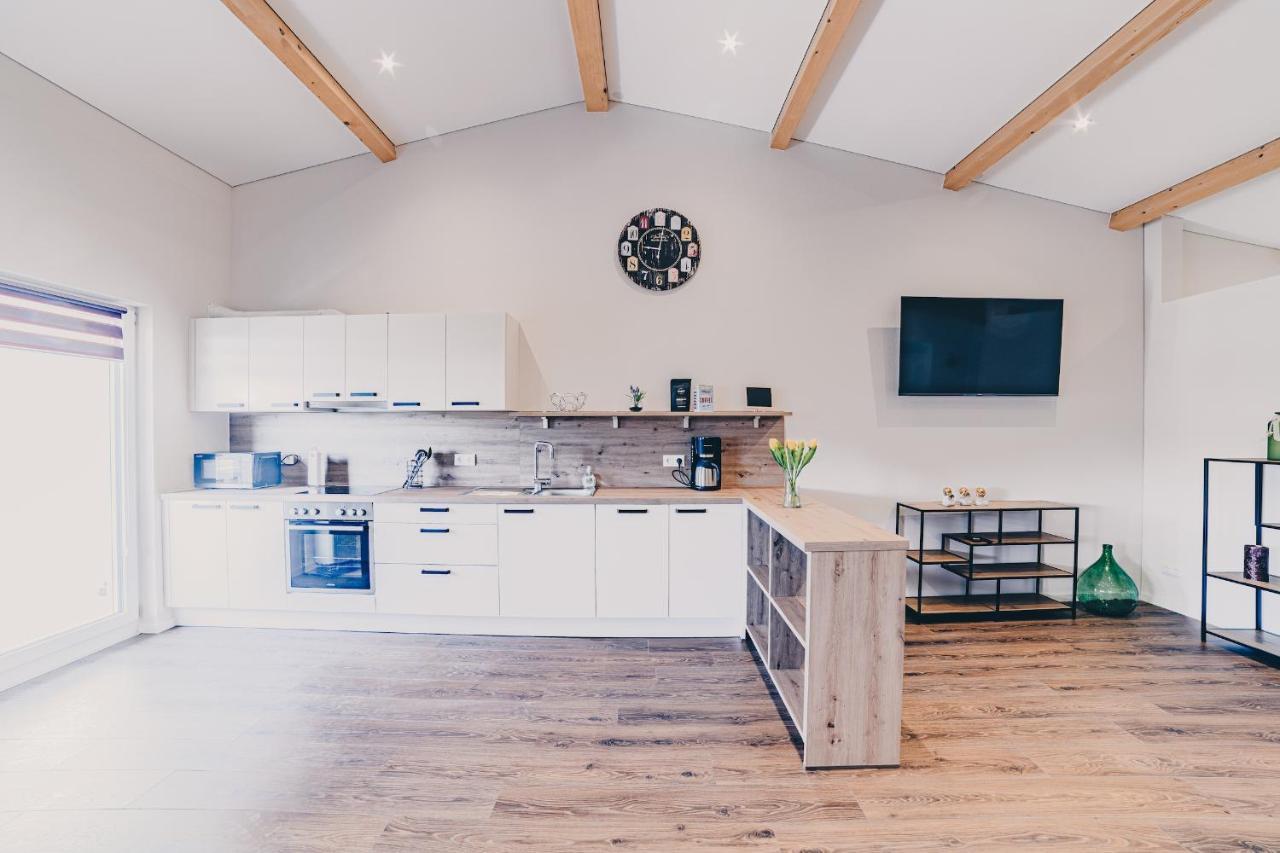 Grosse Ferienwohnung Mit Balkon Und Perfekter Lage Eggenthal Exterior foto