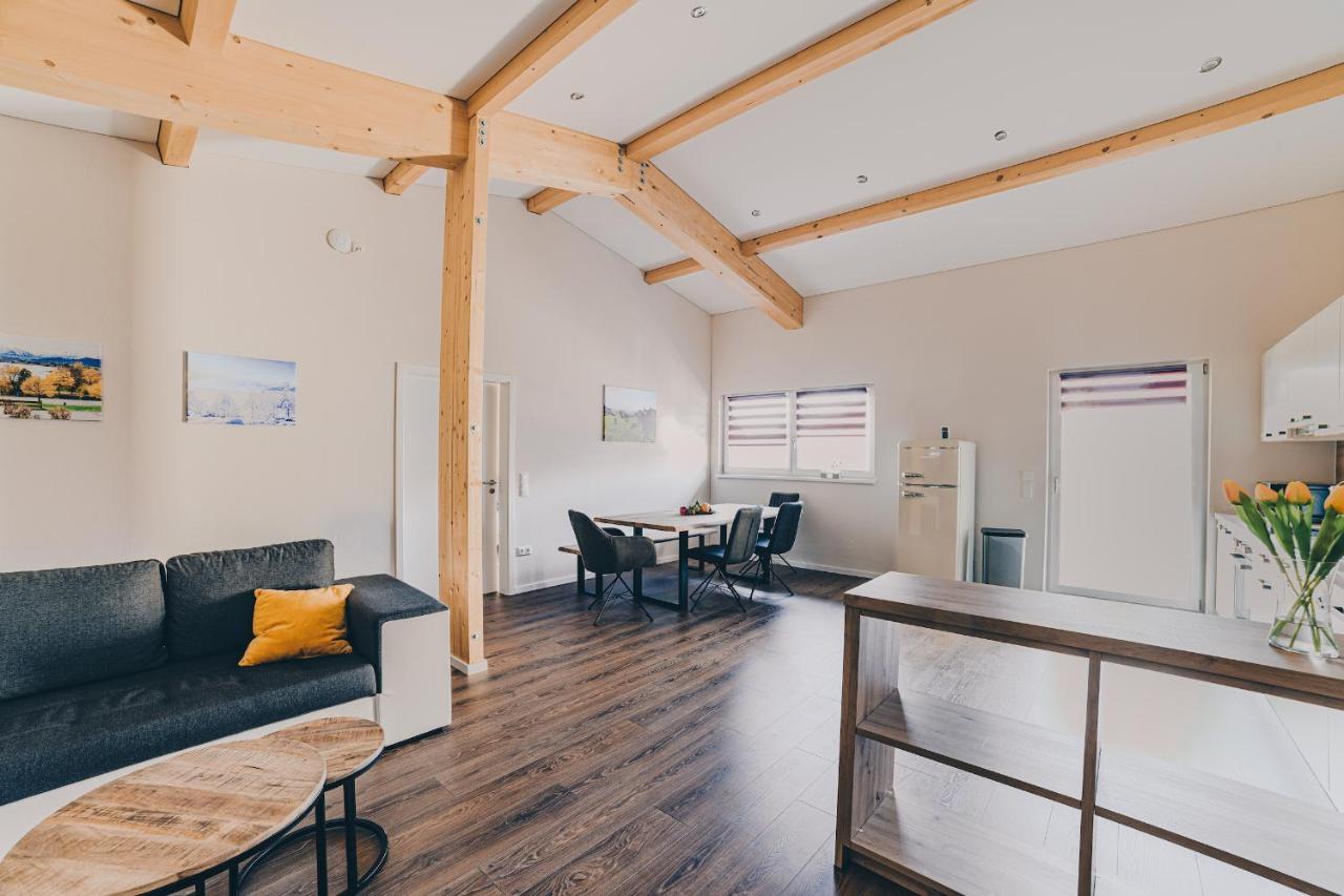 Grosse Ferienwohnung Mit Balkon Und Perfekter Lage Eggenthal Exterior foto